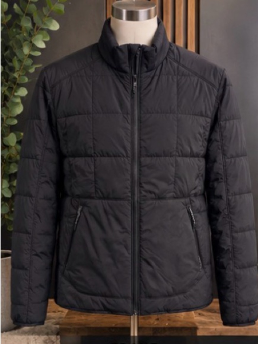 lululemon athletica Men's Black Quilted Puffer Jacket Sz L